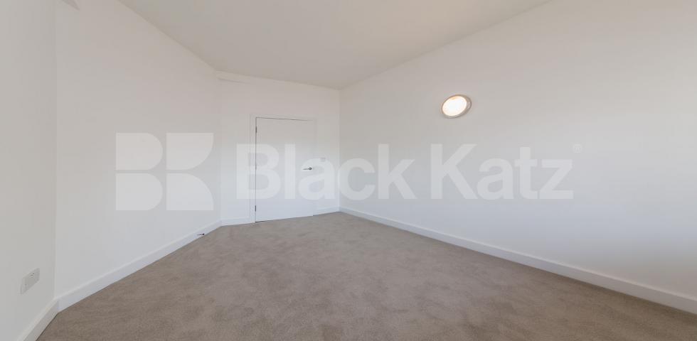 			NEW REBURBISHMENT, 3 Bedroom, 1 bath, 1 reception Apartment			 SPRINGFIELD HOUSE LOFTS-TYSSEN STREET, DALSTON E8